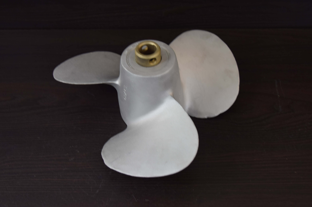 Johnson Evinrude OMC Aluminum Propeller RH 3 Blade 310213 14-1/4 x 12 311-287