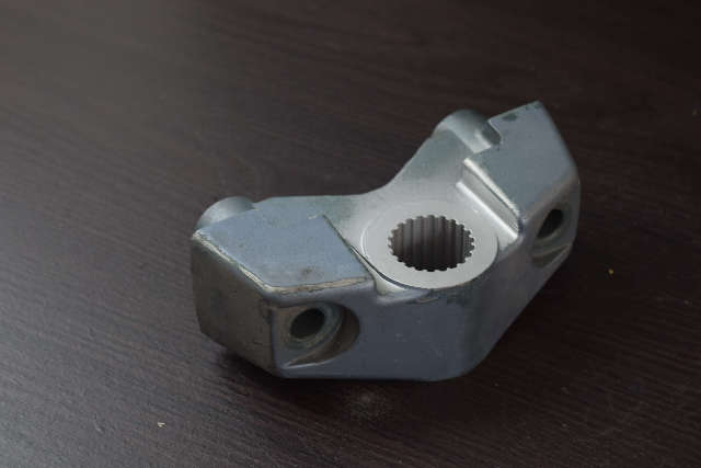 1984-93 Yamaha Lower Mount Cover 6H3-44551-00-EK 60 70 HP 3 Cylinder