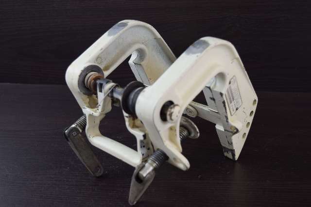 FRESHWATER! 1981-83 Johnson Evinrude Stern Bracket Set 391950 391951 4.5 7.5 HP