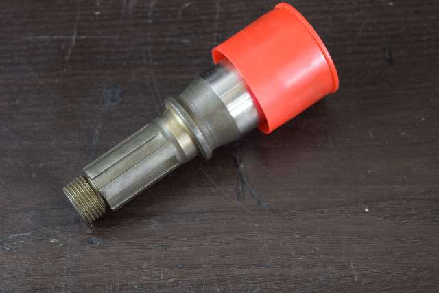 NEW! 1972-77 OMC Cobra Upper Driveshaft  Pinion Shaft 907738 120 140 175 190+ HP