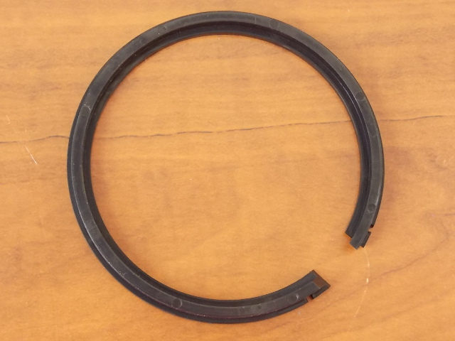 OMC Johnson Evinrude Retainer T-Base 1968-2001 25 - 300 HP 033666
