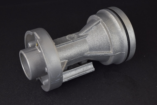 435096 438040 Johnson Evinrude 1991-2001 Bearing Carrier 75 80 90 100 105 + HP