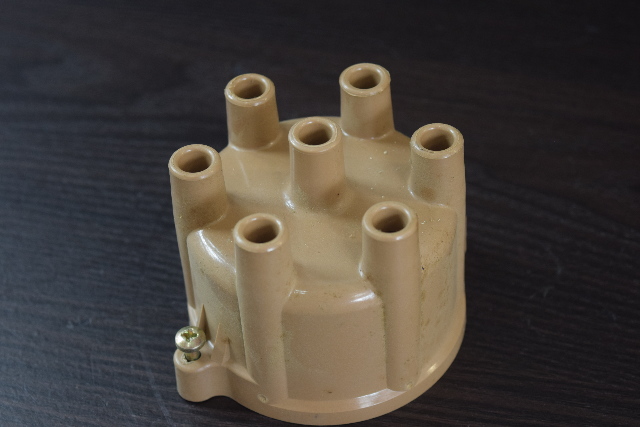 New OEM Mercury Distributor Cap GM 6 Cyl. Engines 392-9086T