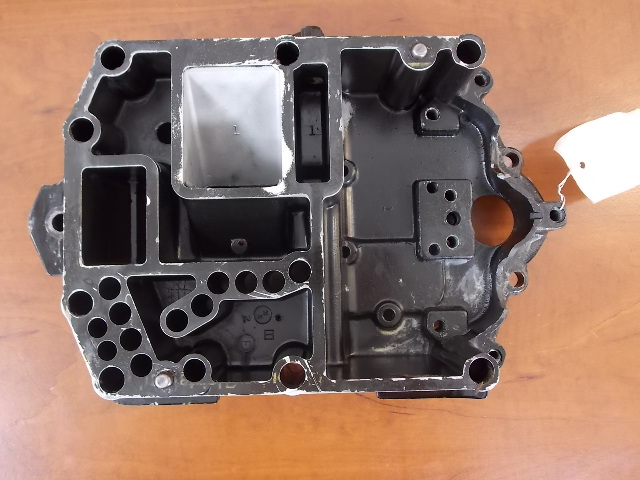 42954A3 Mercury Mariner 1988-93 Exhaust Plate 70 75 80 90 HP