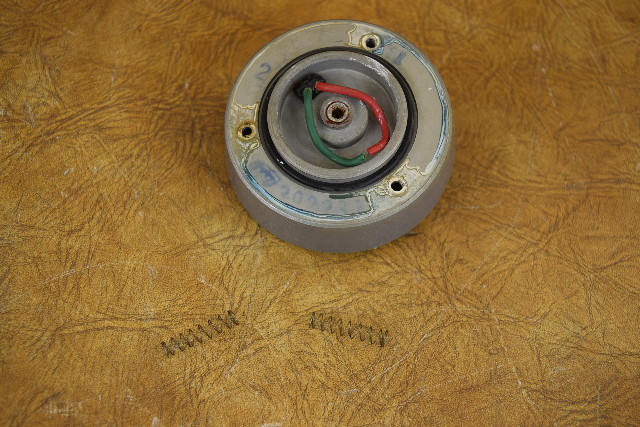 New OMC Johnson Evinrude Head Assembly & Brushes 394722