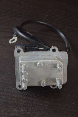 New Old Stock! 1996-2006 Johnson Evinrude Rectifier Regulator 586048 150 175 HP