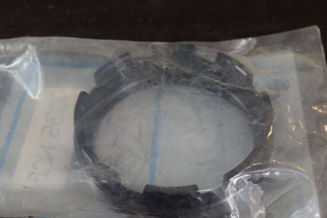 New Old Stock! 1983-1990 Mercruiser Upper Drive Retainer 816811 2 R/MR/Alpha I