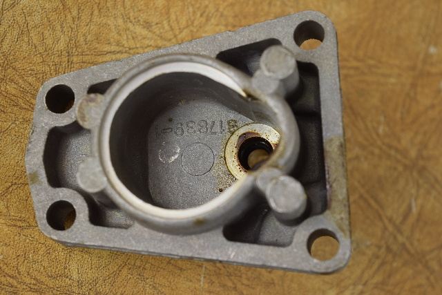 317839 OMC Shift Linkage Shaft Seal Housing NEW