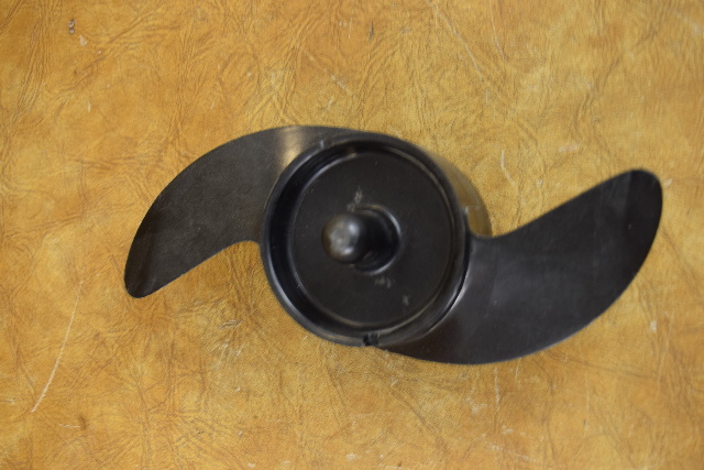 New OMC Plastic Electric Troller Propeller 2 Blade 0126583 1974-1991 8 3/4"x4