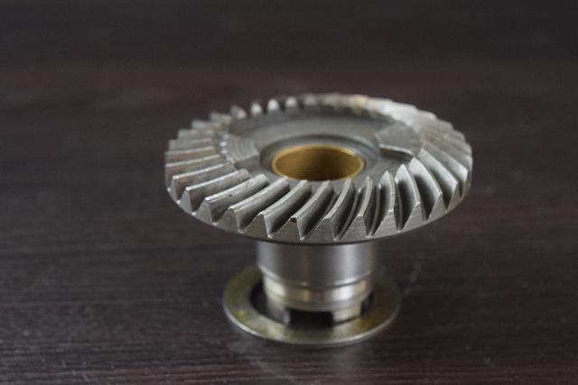 New Johnson Evinrude Forward Gear & Bearing Assy  1971-1972 50 HP 383978 0383978