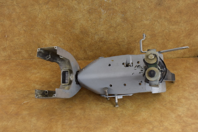 326195 329884 Johnson Evinrude 1983-1993 Swivel Bracket 45 55 HP COMMERCIAL