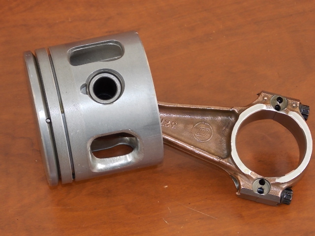 Johnson Evinrude Piston & Connecting Rod Standard 1971-1972 60 65 HP 384683