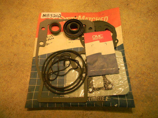 New OMC Upper Gearcase Housing Seal Kit 987603 1992-1993