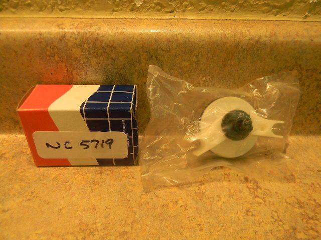 New Johnson Evinrude Shift Rod Cover & Bushing Assy 434588 1993-2002 40 48 50 HP