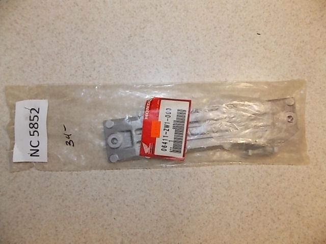 NEW Honda Case & Stern Bracket 06411-ZW1-000 1997-2006 BF 75 - 135 / 150/200/225