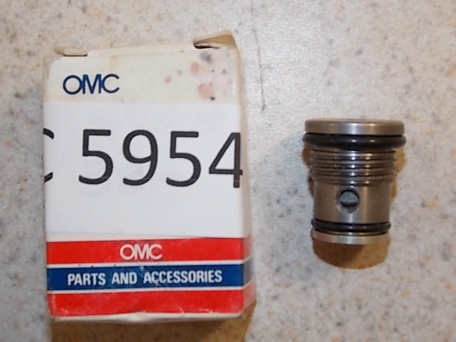 NEW Johnson Evinrude OMC Valve Seat Housing 387376 1998 & Older, 60 - 300 HP