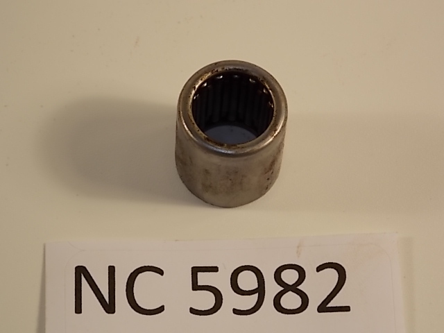NEW Johnson Evinrude Roller Bearing 377260