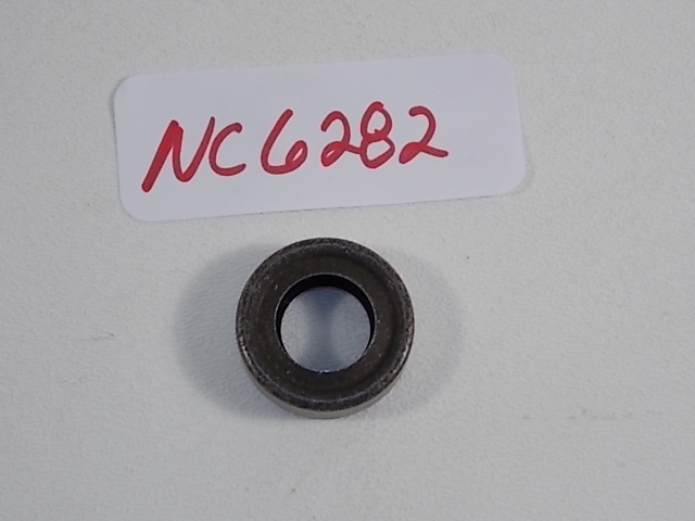 NEW Johnson Evinrude Oil Seal 313284 1968-1973 33 40 HP