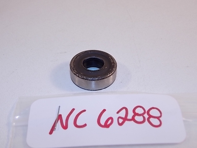 NEW Johnson Evinrude Oil Retainer Seal 314167 1968-1982 4 & 6HP