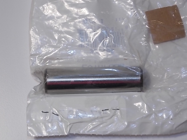 New Johnson Evinrude OMC Wrist Pin 1980-2005 322188