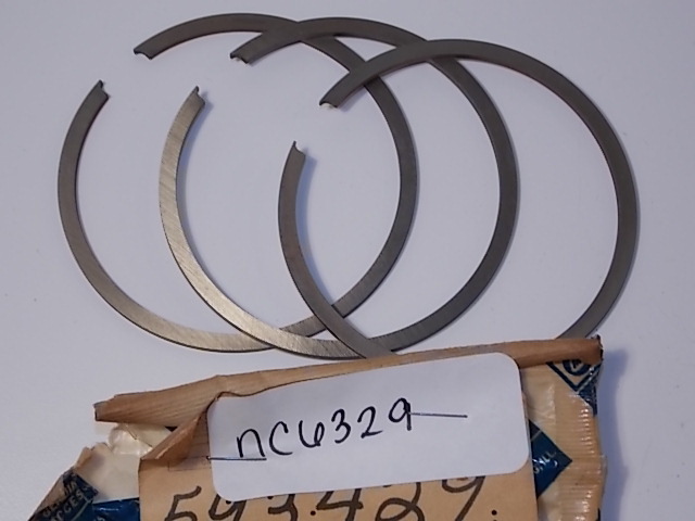 New Johnson Evinrude OMC Piston Ring Set 593429