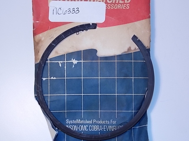 New Johnson Evinrude OMC Bearing Support 322435 1976-2002