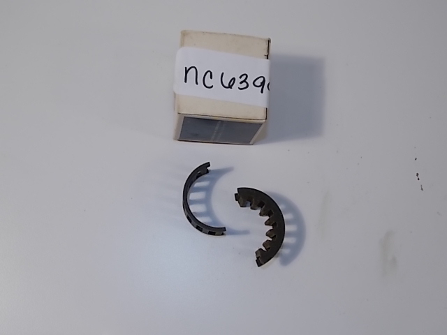 New Johnson Evinrude OMC Retainer 203244 1968