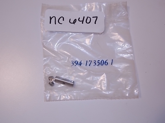 New Johnson Evinrude OMC Clamp & Screw Assembly 173506