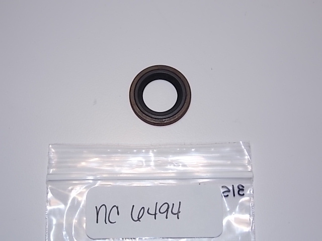 New Johnson Evinrude Crankshaft Seal 315256 1969-1986