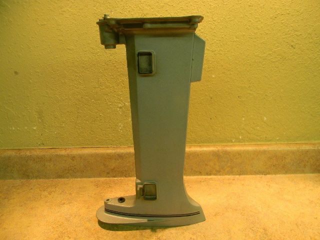 1983-1987 Johnson Evinrude Midsection Exhaust Housing 328458 5 6 7.5
