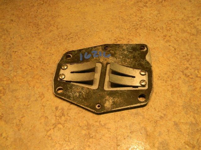 390231 325368 Johnson Evinrude 1980-1990 Leaf Plate 4.5 6 8 HP