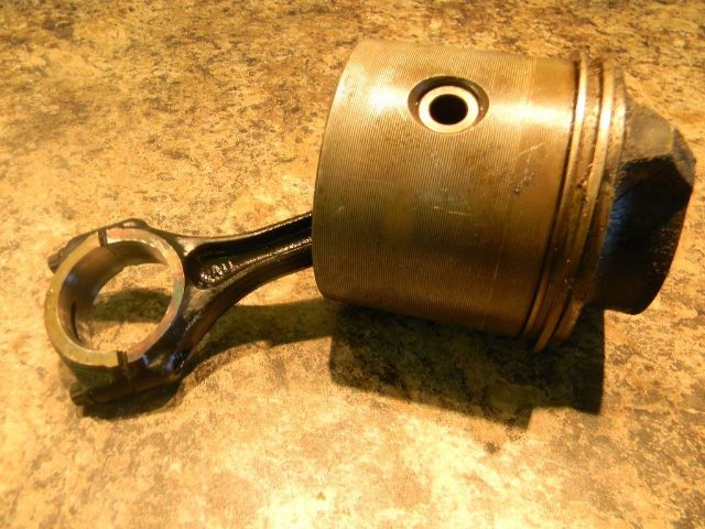 Force Pison & Connecting Rod F513015-1 818052A 4 1983-1991 25 30 35 HP