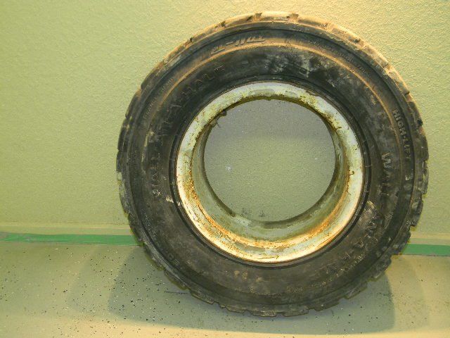 Allis Chalmers 60s Forklift Del-Nat Front Tire & Rim 7.50-15-30 12 Ply