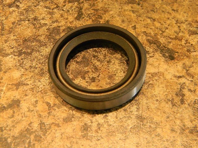 NEW Sierra Oil Seal 1981 - 2001 Johnson Evinrude OMC Seal