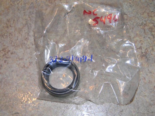 NEW Johnson Evinrude OMC Oil Seal