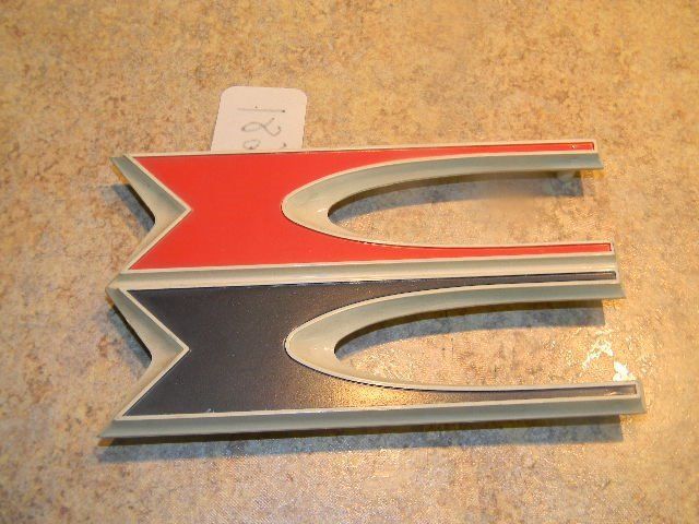 New Evinrude Rear Plastic Emblem 206998 206998-1 1973