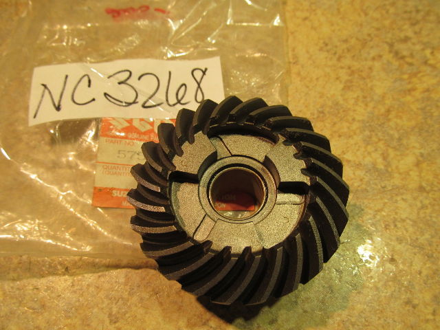 NEW NOS Suzuki 1983 - 1997 DT 9.9 15 Forward Gear