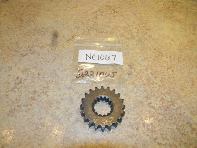 NOS Polaris Snowmobile 20 Teeth !! Wide Spline Sprocket