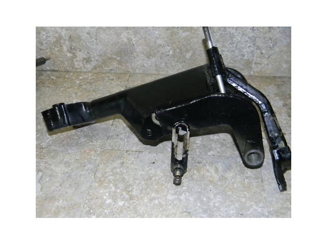 Mercury 1975 1976 1977 Swivel Bracket & Steering Arm 40 HP 2 Cylinder