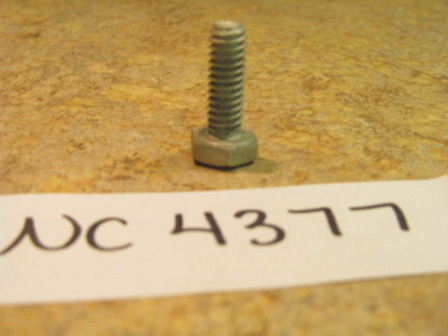 New Johnson Evinrude OMC Screw