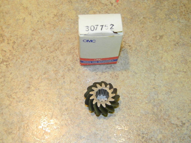 NOS OMC Johnson Evinrude Outboard 9.5 HP Pinion Gear 1964 - 1973