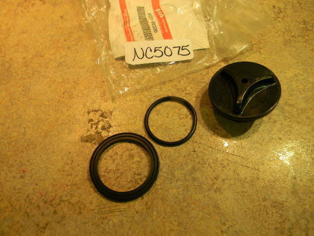 New Suzuki Oil Tank Cap Set