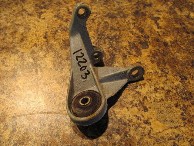 Johnson Evinrude 1968 - 1998 1999 2000 2001 Starboard Bracket 55 60 70 + HP