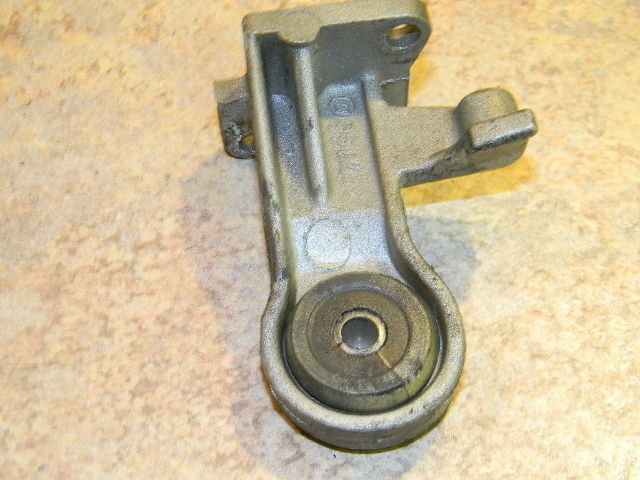 Johnson Evinrude 1980 - 2005 Front Starboard Support 35 40 45 48 50 55 60 HP