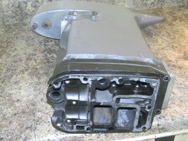 Johnson Evinrude 1996 1997 1998 1999 2000 2001 Exhaust Housing 40 45 55 HP 2 Cyl