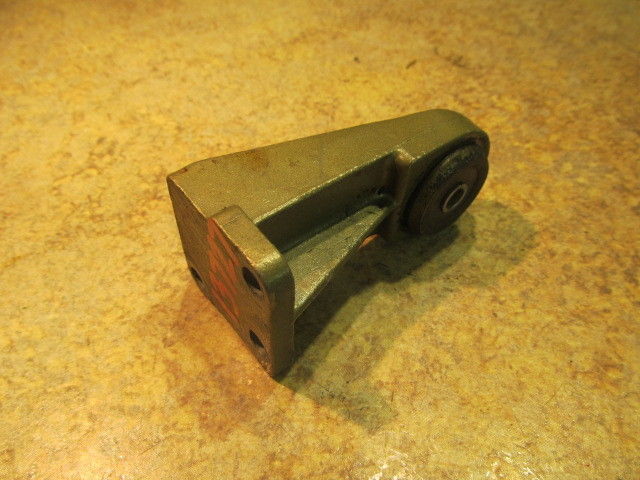 Johnson Evinrude 1971 1972 1973 1974 Front Starboard Support 50 HP 2 Cyl