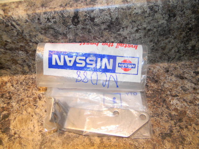 New in package Tohatsu Clutch Cable Clip Assembly