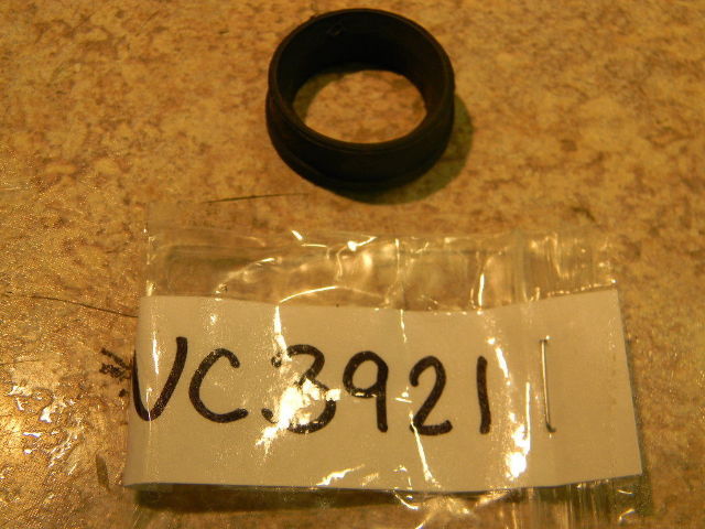 New Johnson Evinrude OMC Spacer Seal