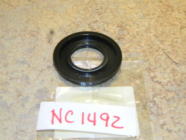 NOS Suzuki Marine Outboard Oil Seal