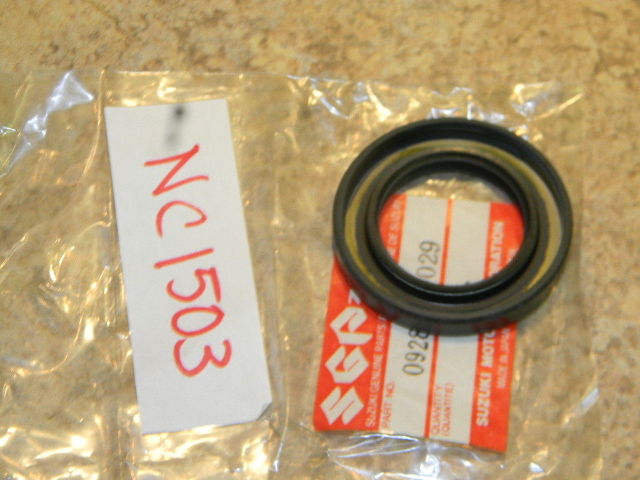 NOS Suzuki Marine Outboard Crankshaft Oil Seal